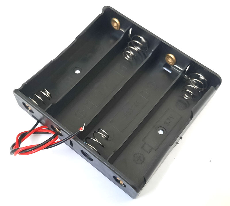 4�18650 (����� ��� Li-ion, 14.8V) � ���������.